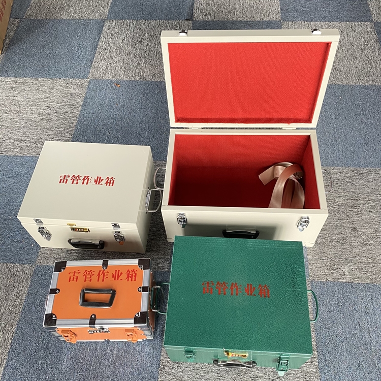 新华爆破工程作业箱如何选择？玻璃钢与传统材质的全面对比